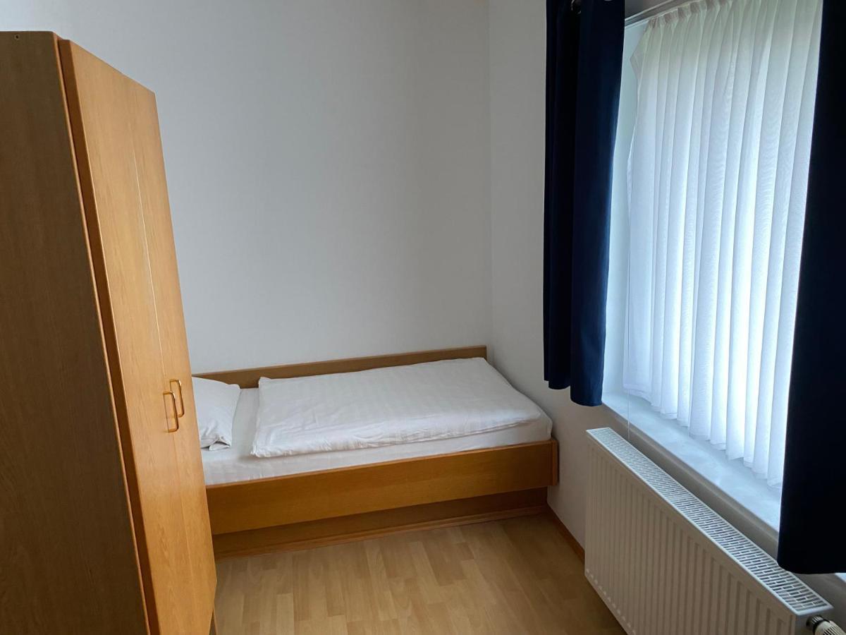 Messeappartementhaus Bockenem Direkt An Der A7 Exteriör bild